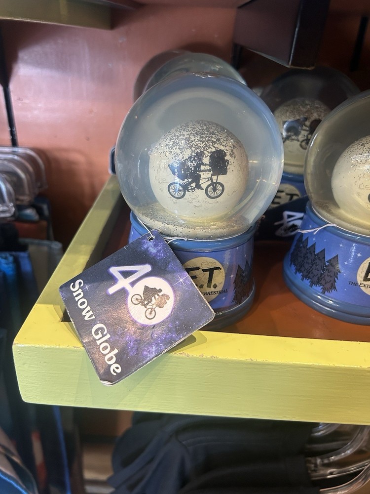 Universal Studios ET 40th Anniversary Snow Globe Glitter Exclusive