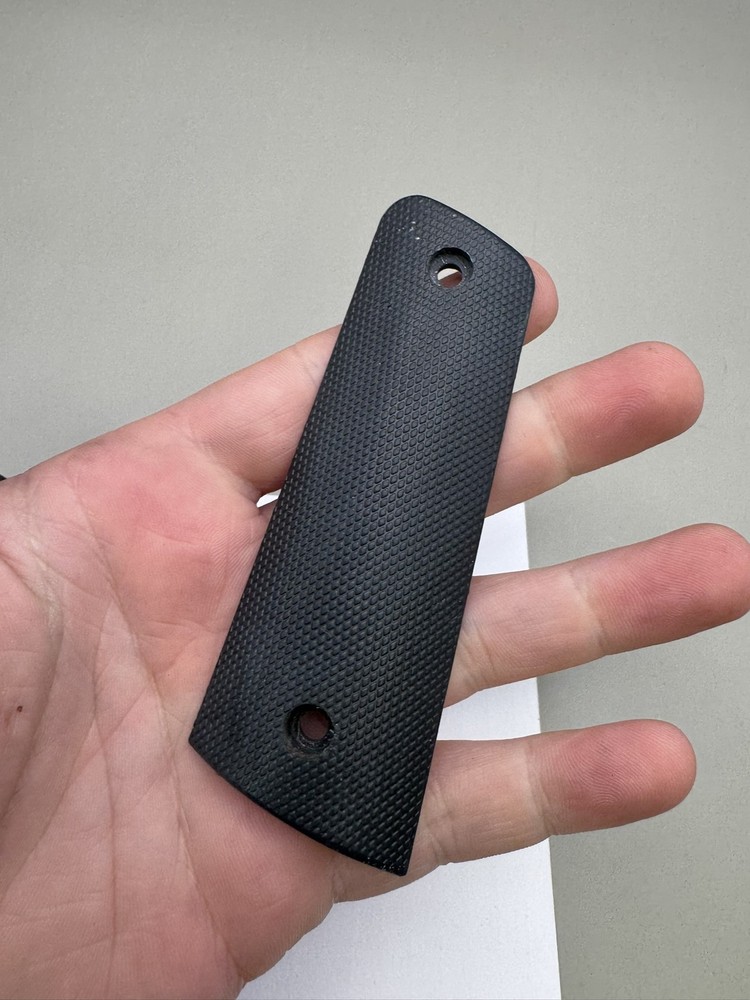 Vintage Paintball 1911/45 Style Split Grips Black