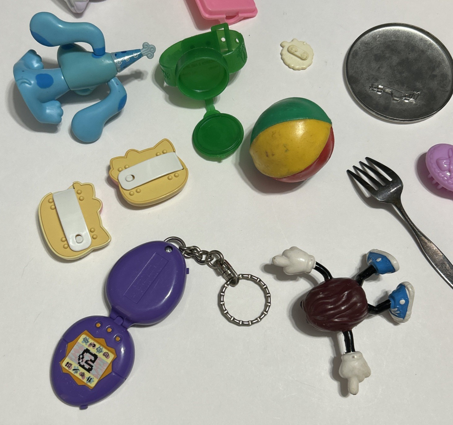 25pc VTG 90s Toy Junk Drawer Lot Elmo Ernie Farmer Hamster Raisin Happy Meal Toy