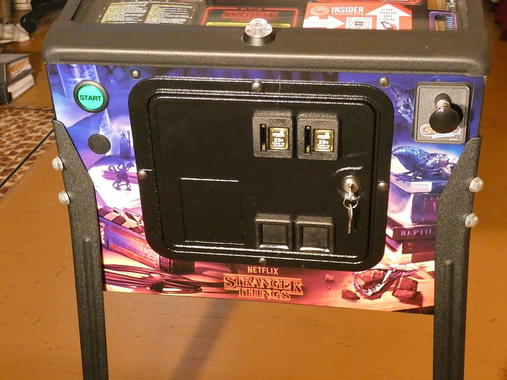 Stern Stranger Things Premium Pinball Machine