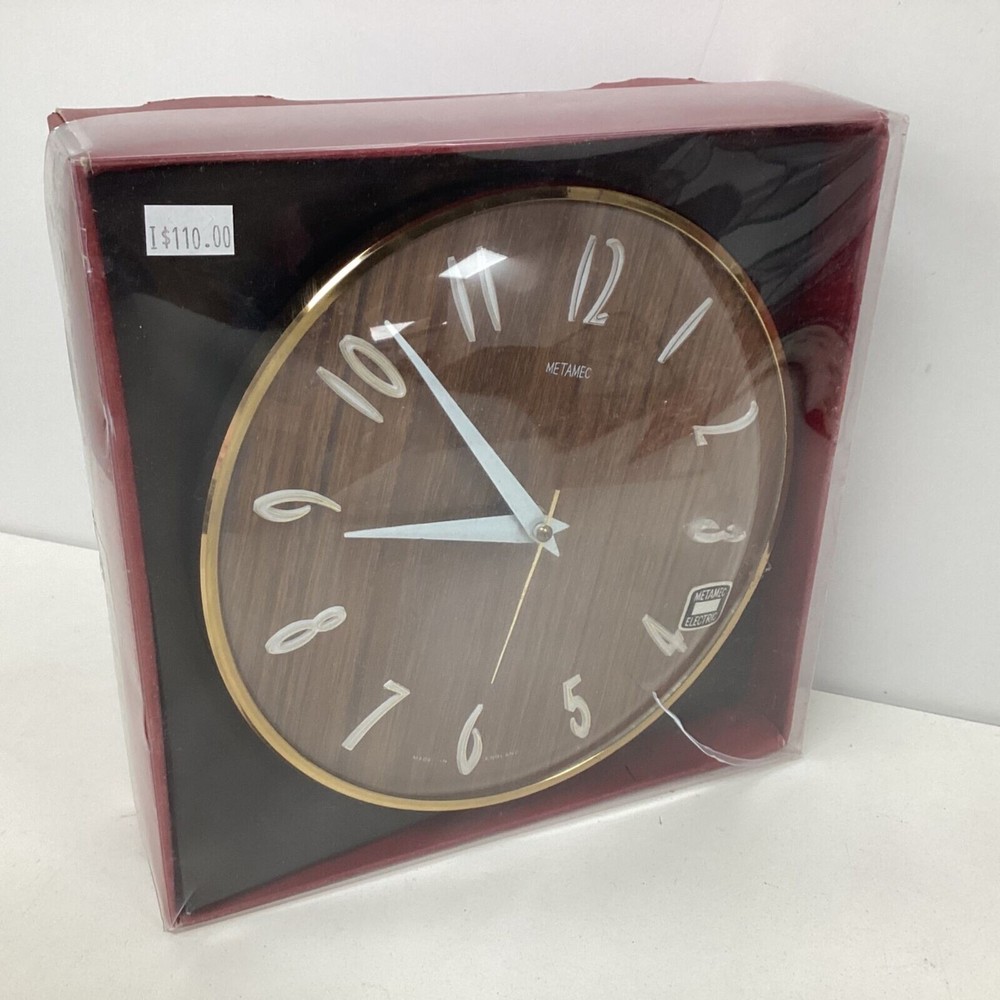 Mematic Vintage Woodgrain Kitchen Wall Clock