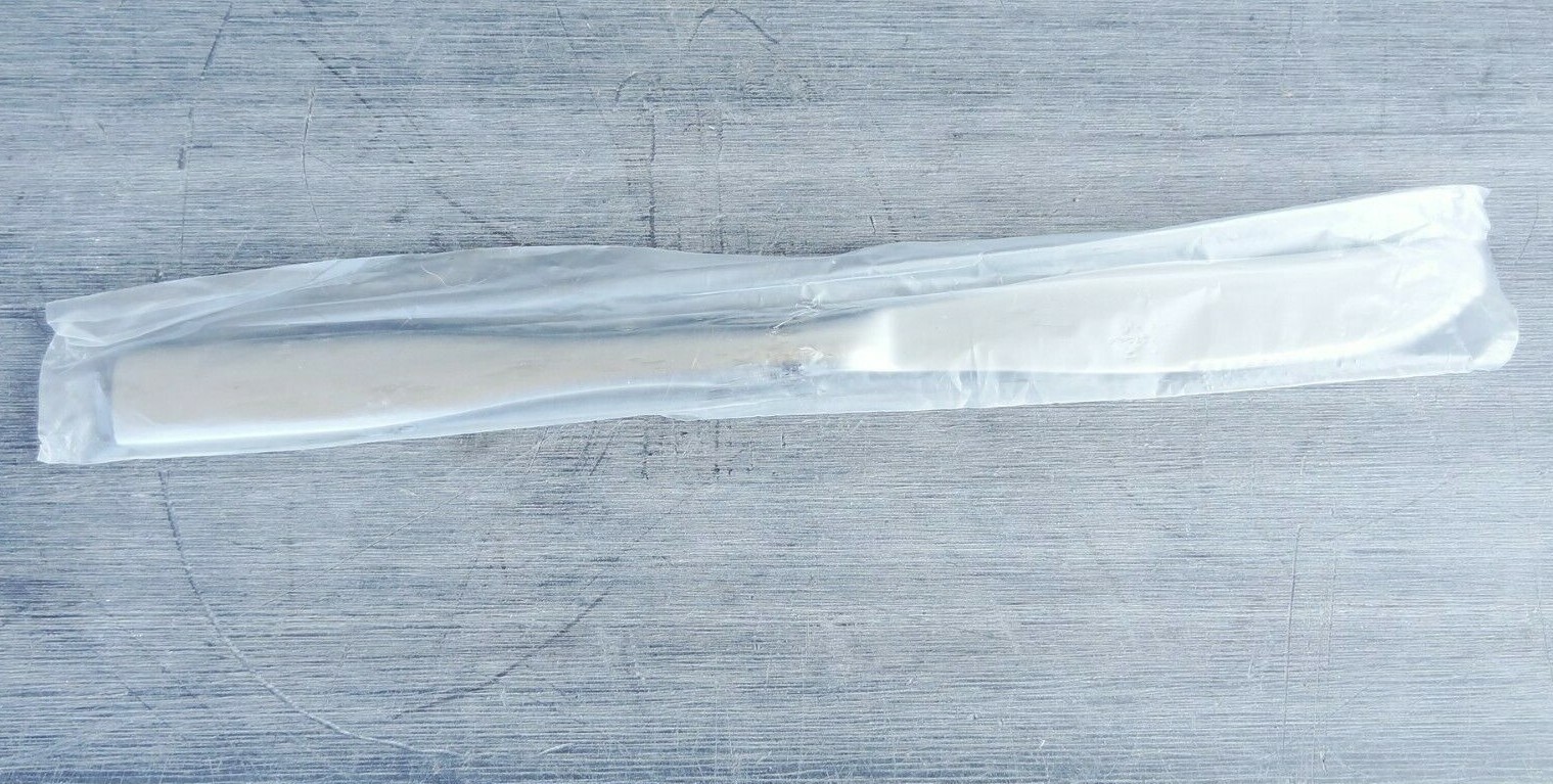 Arcoroc FF586 Sabre 8 3/4" Stainless Steel Heavy Weight Dinner Knife - 12 ea