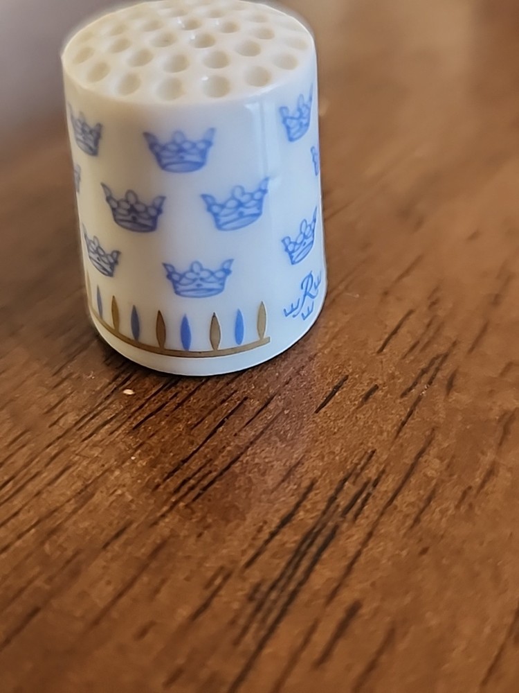 Vintage Rorstrand Sweden Blue Crown Design Thimble