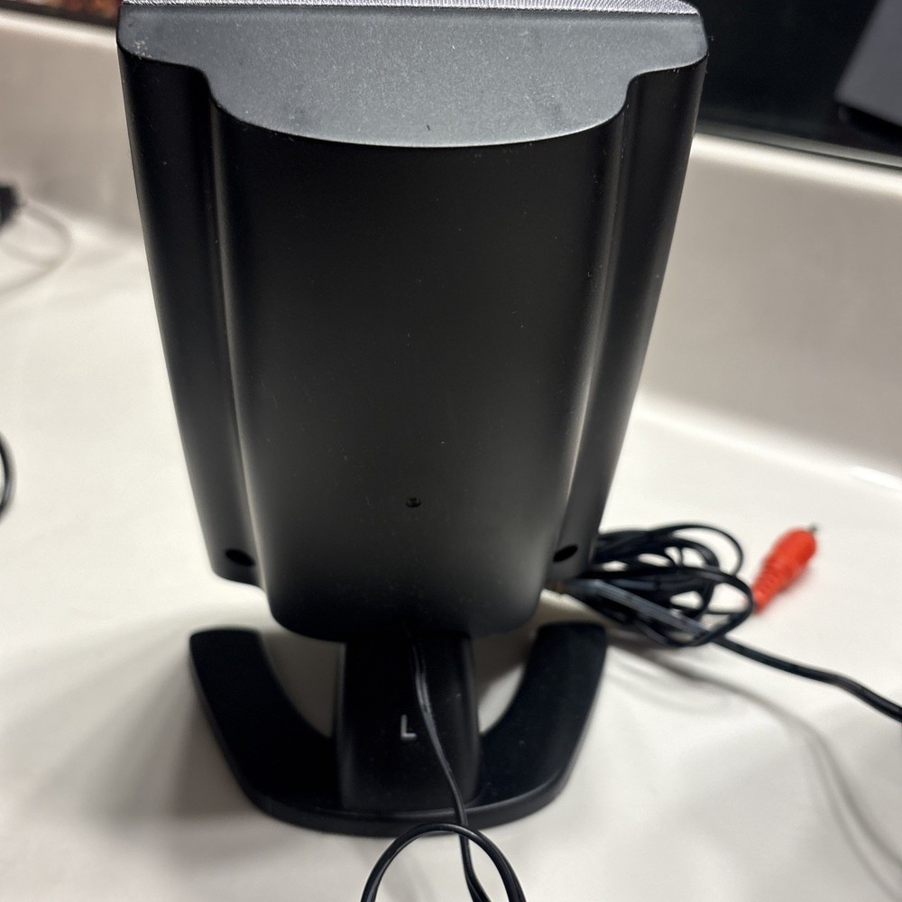 Labtec 3-PieceFlat Panel Multimedia Speaker System TESTED - Works GREAT!