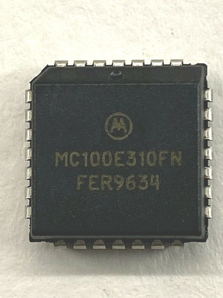 ONSEMI MC100E310FN Clock Drivers & Distribution 5V 2:8 ECL Diff
