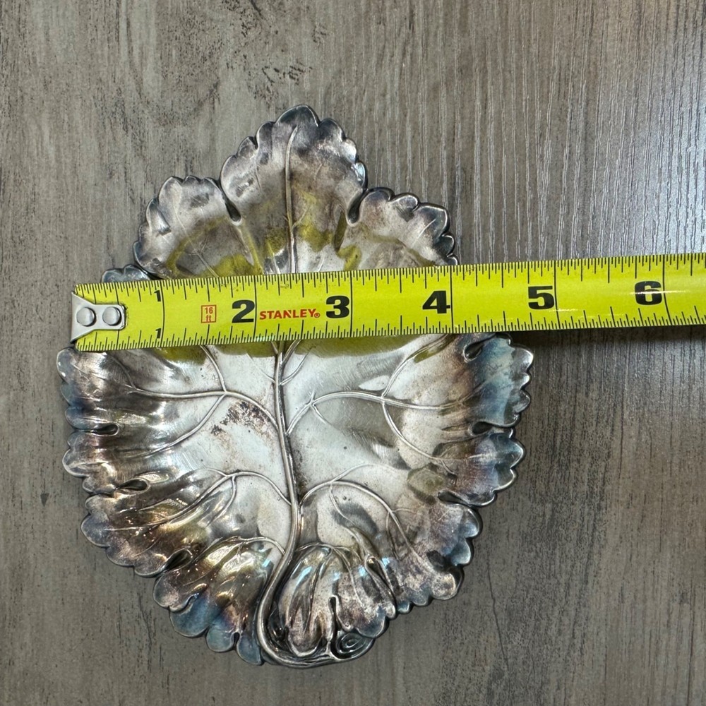 Barker Ellis Silverplate Leaf Dish Trinket Holder Plate Small Vtg Pineapple