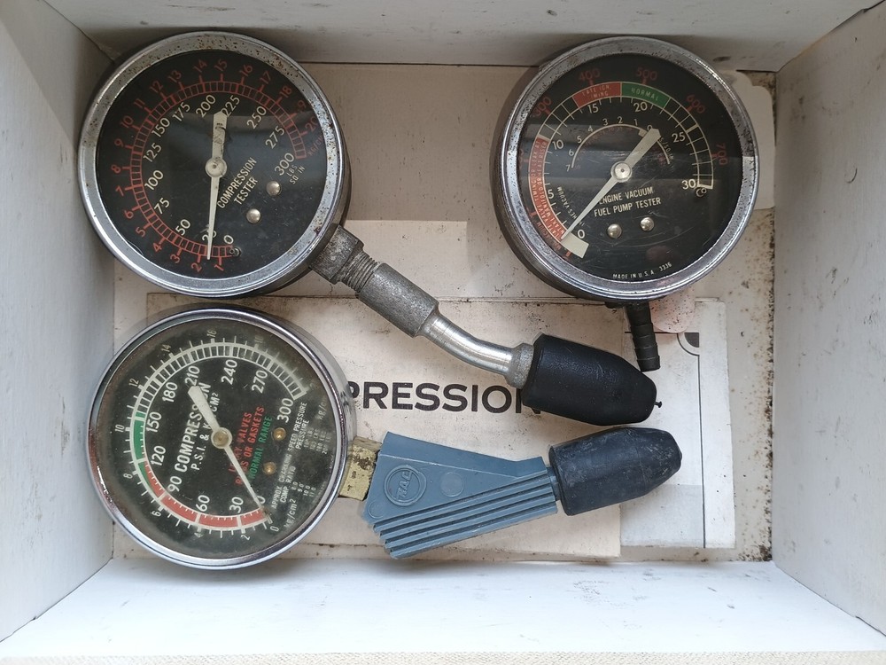 COMPRESSION TESTERS AND VACUUM GAUGE 3 TOTAL