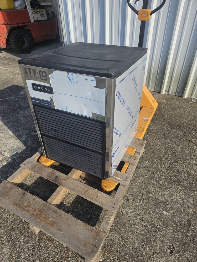 *NICE* ITV IQN 700 Ice Maker 22" Ice Queen Nugget Ice Machine