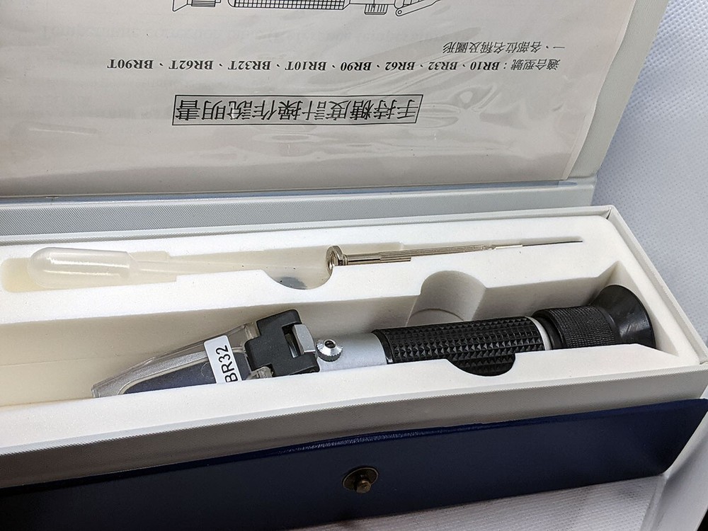 Today's Instruments Co. LTD Model Br32 Refractometer in Brix Units