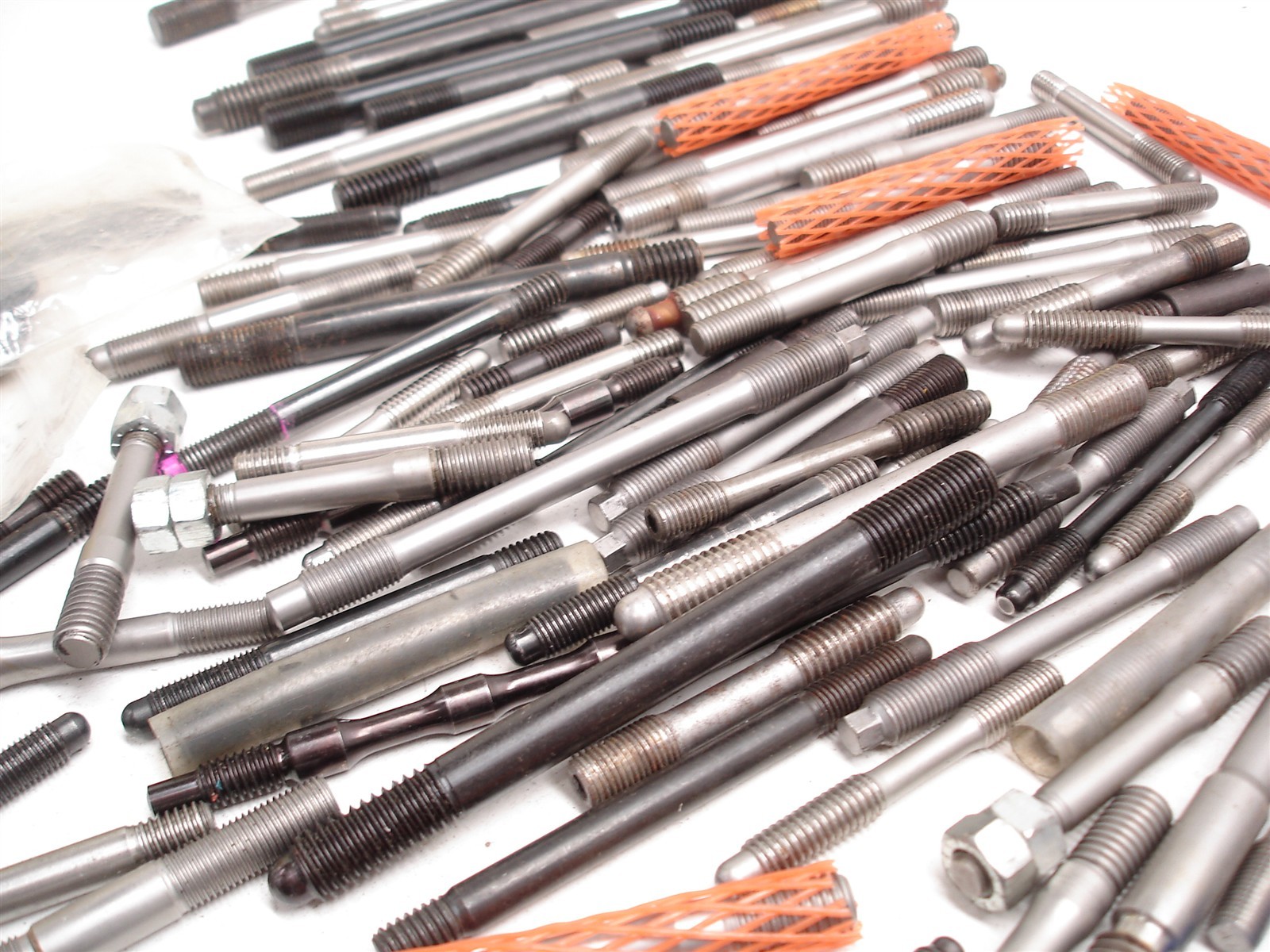 136 ARP / A1 TECHNOLOGIES BULK ASSORTED ENGINE STUDS 5/16"-1/2" HEAD MAIN CARB