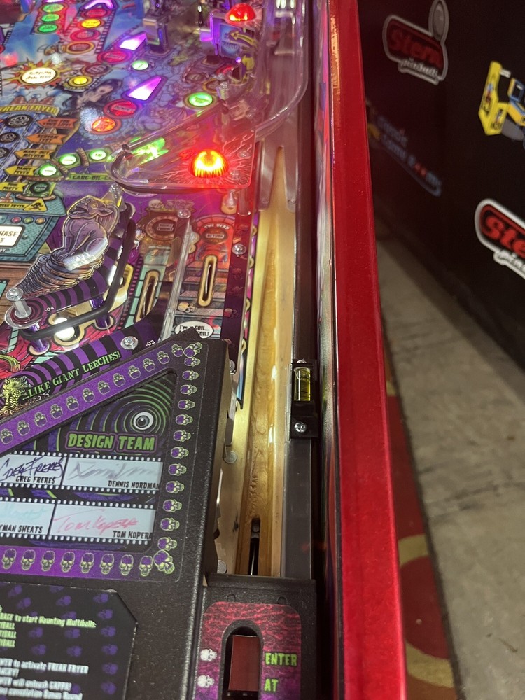 Stern Elvira Limited Edition Pinball Machine