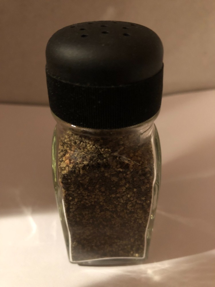 Salt or Pepper Shaker Replacement Plastic Top ( 12 Count )