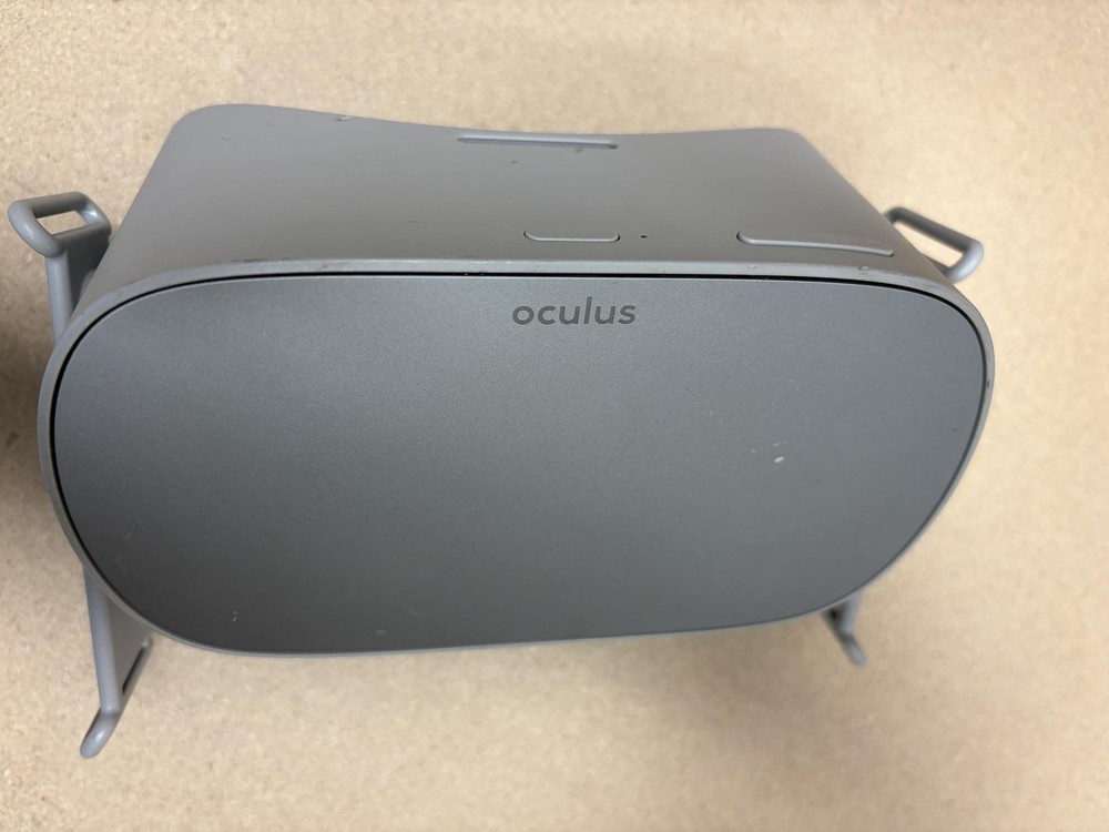 Oculus Go Standalone VR Headset 64GB Model MH-A64