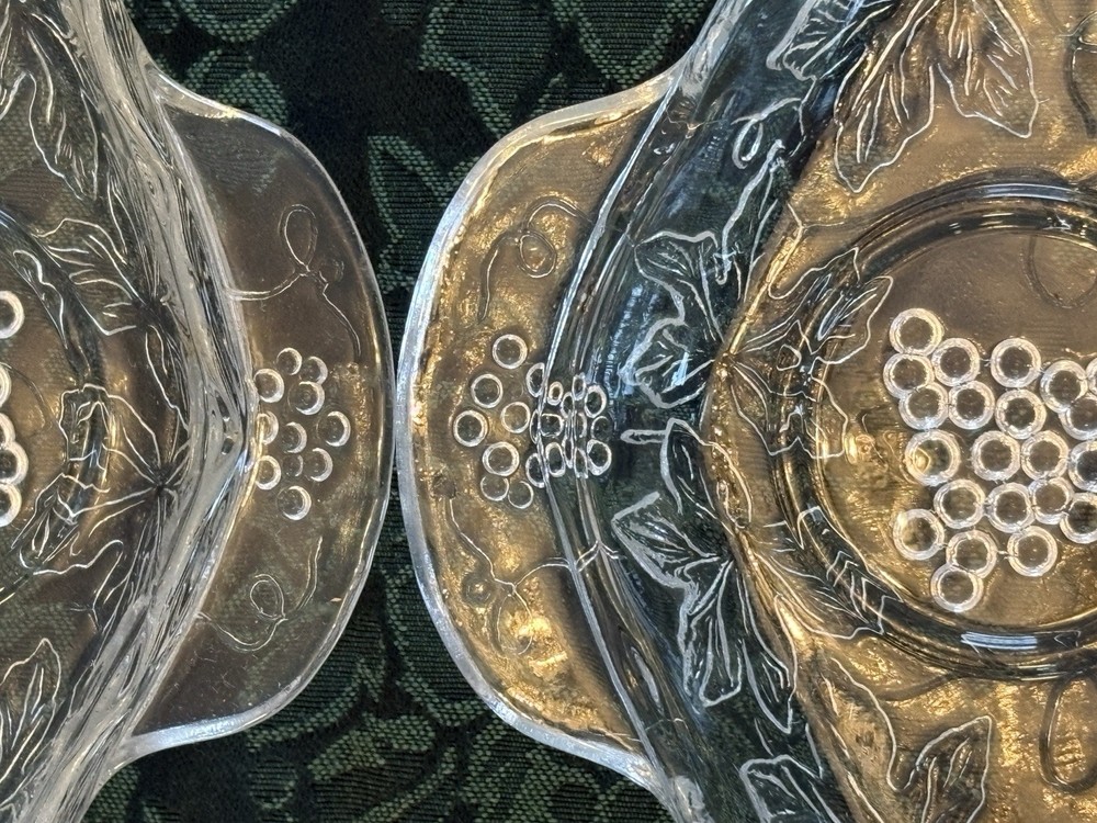 ANCHOR HOCKING 16 Piece Glass Snack Set GRAPE PATTERN Two Full Sets.