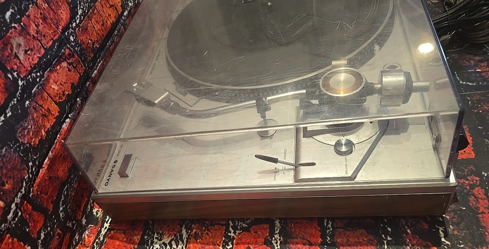 Sanyo Model TP-1012A Direct Drive Turntable - TESTED - NEEDS STYLUS