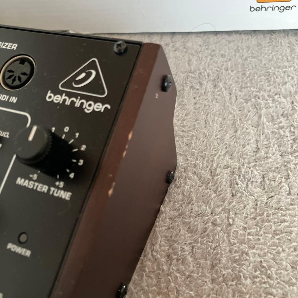 Behringer Pro-800 Synthesizer