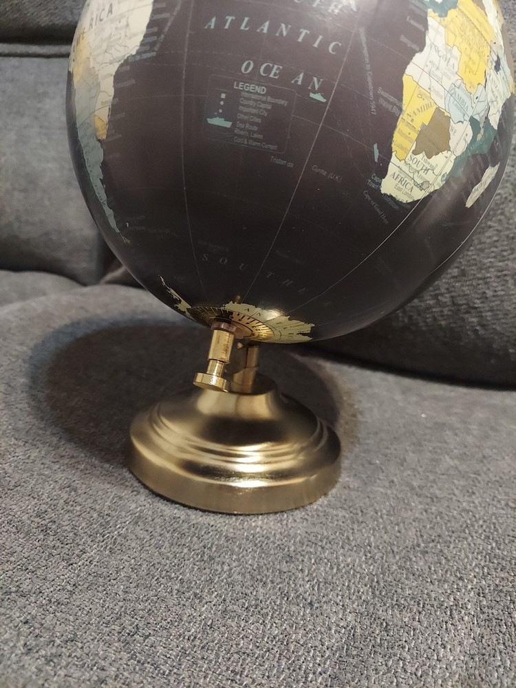 2020 Black Small Globe DesignCo 15in