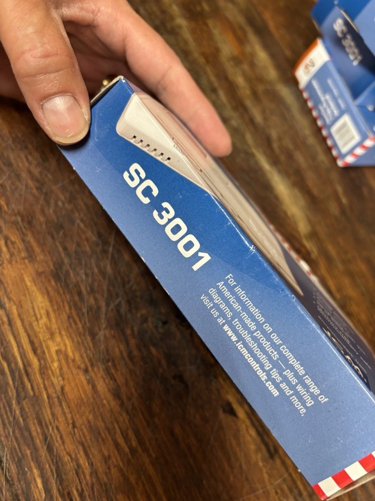 ICM Controls SC3001 7 days programmable Programable Electronic Thermostat NEW