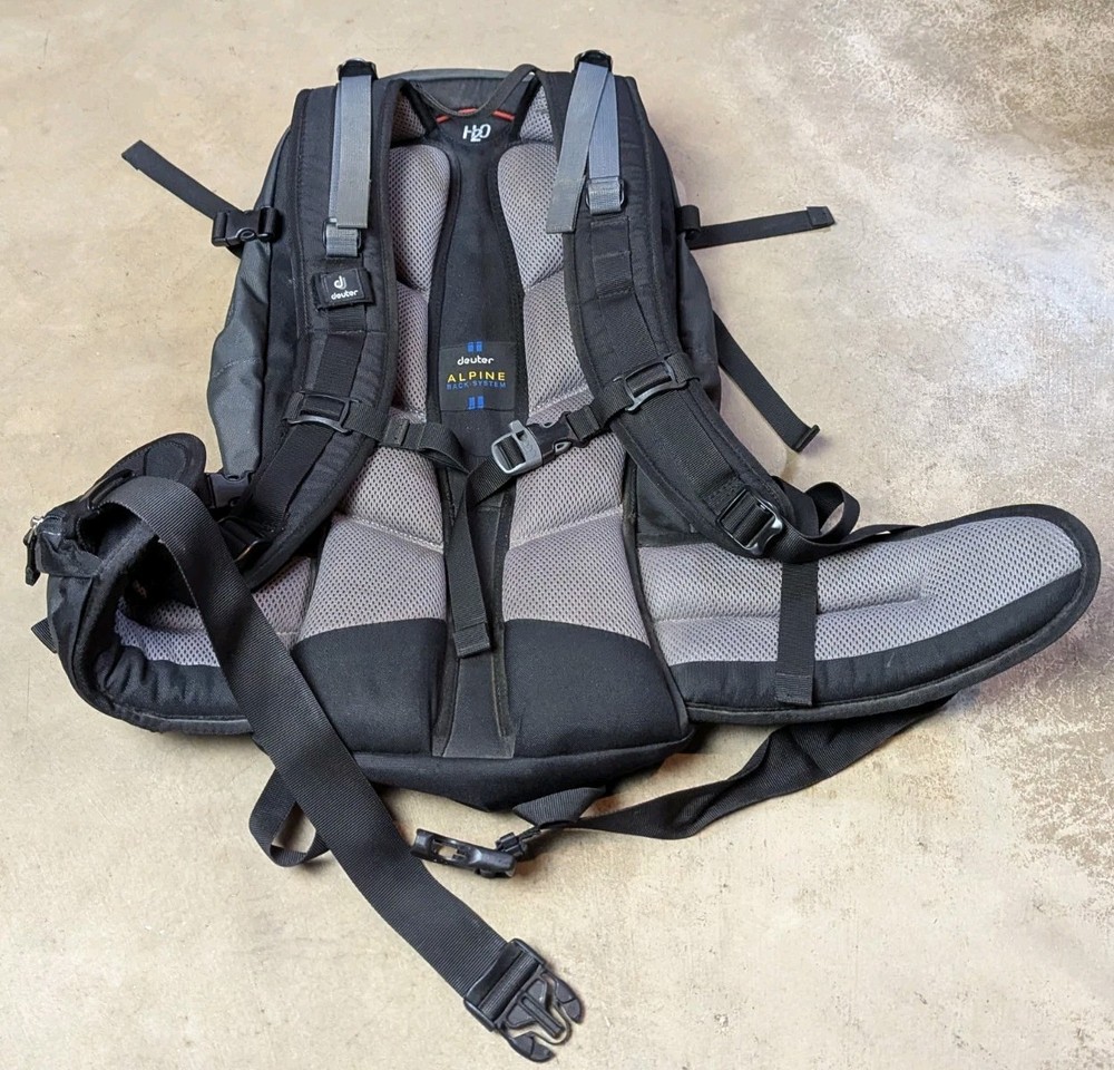 Deuter Shiga 24 Hydration Hiking Backpack