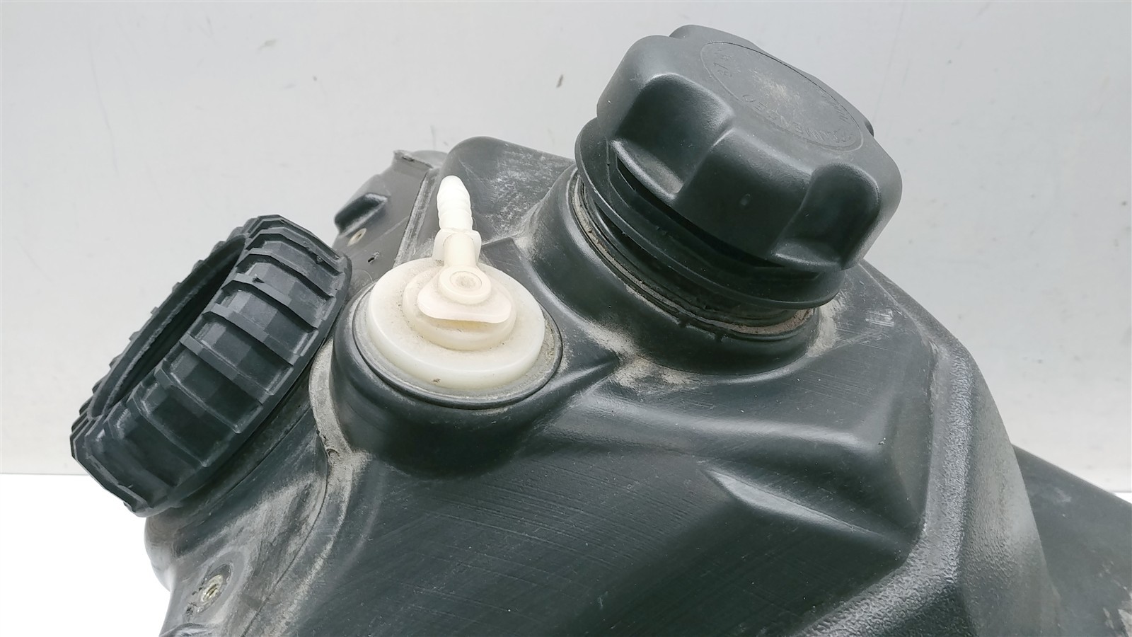 2015 Polaris 800 Switchback Pro S #2 AXYS Gas Tank Fuel Molded Tank 2521341