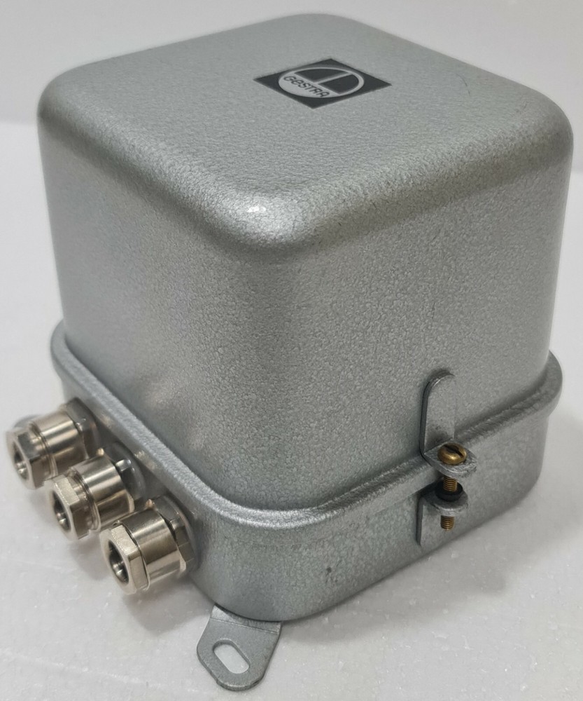 GESTRA VR 16 a LEVEL SWITCH/LEVEL CONTROLLER 220VAC 50/60 Hz 055161