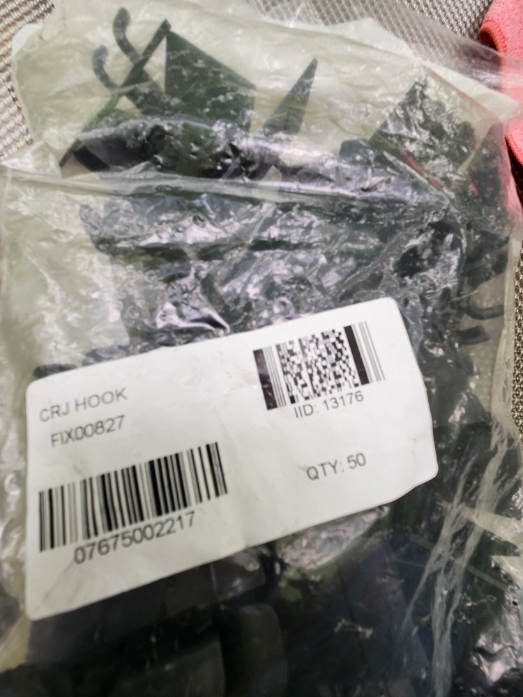 (50 Pcs) CRJ Hook FIX00827 Retail Plastic Hooks