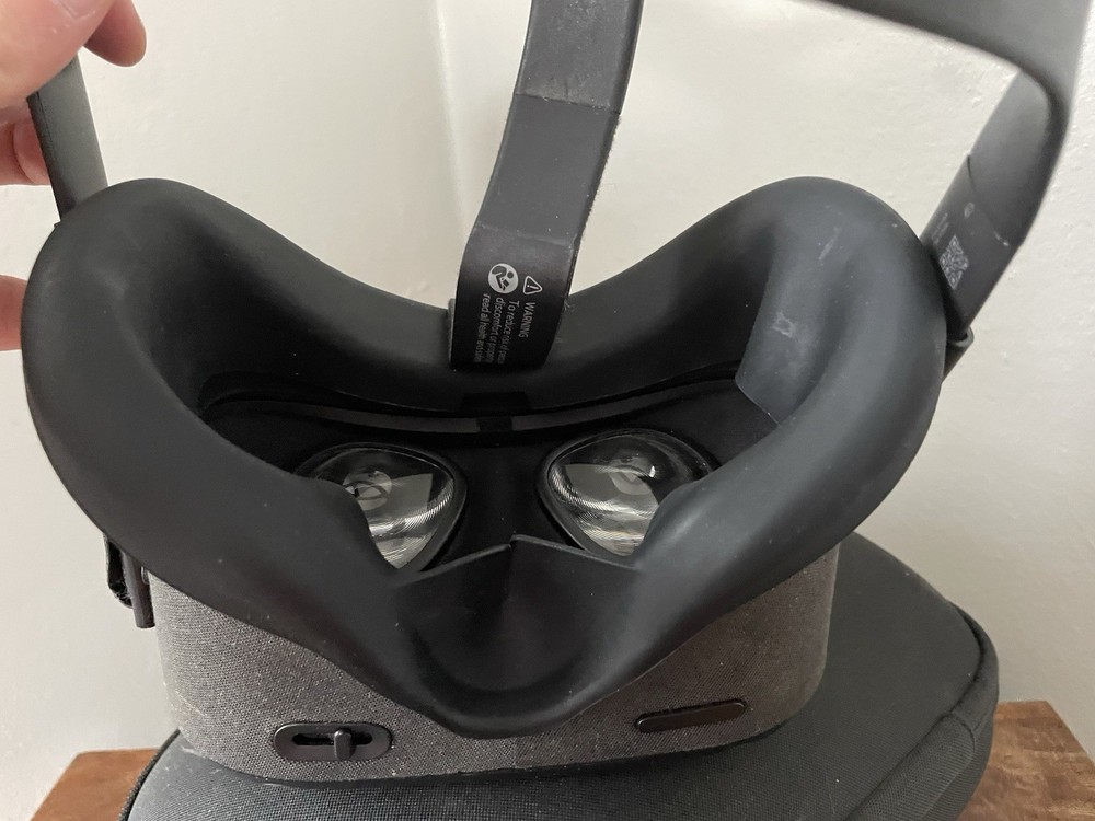 Meta Oculus Quest 1 VR Virtual Reality Headset MH-B Controllers & Case Untested