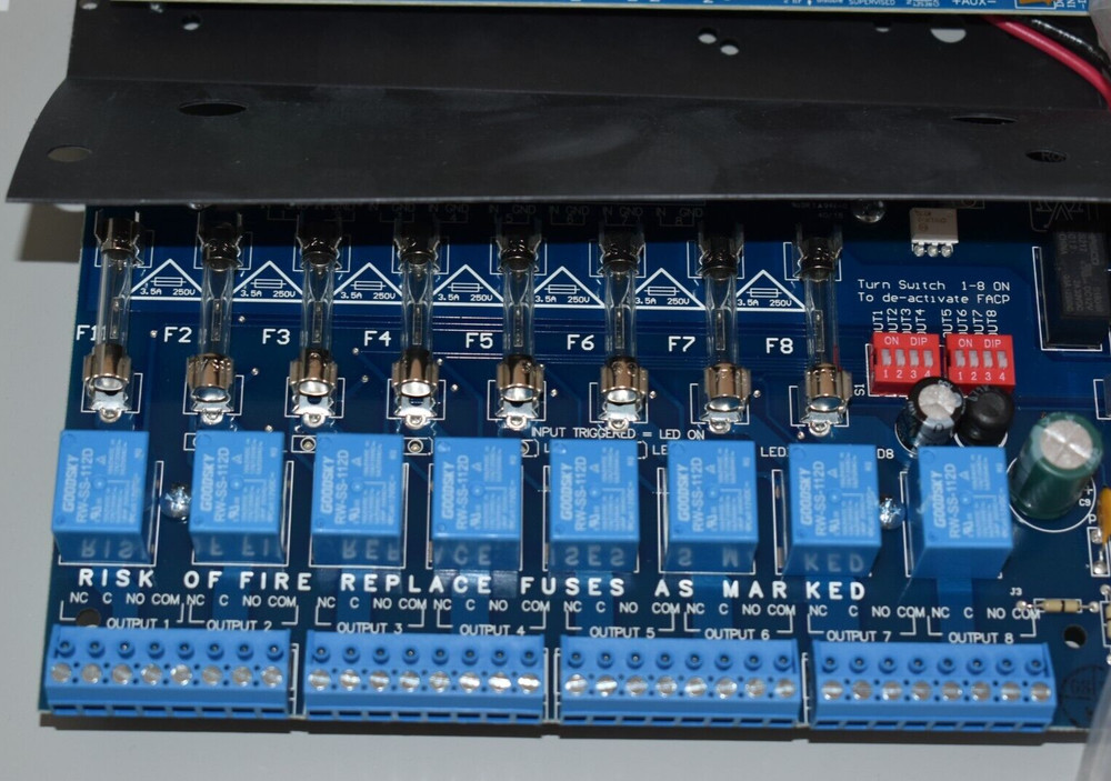 eFlow102NA8 Altronix Multi-Output Access Power Controller Power Supply/ Charger