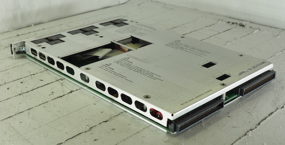 HP 75000 Series C E1472A C-Size VXI 50 Ohm RF Multiplexer Module