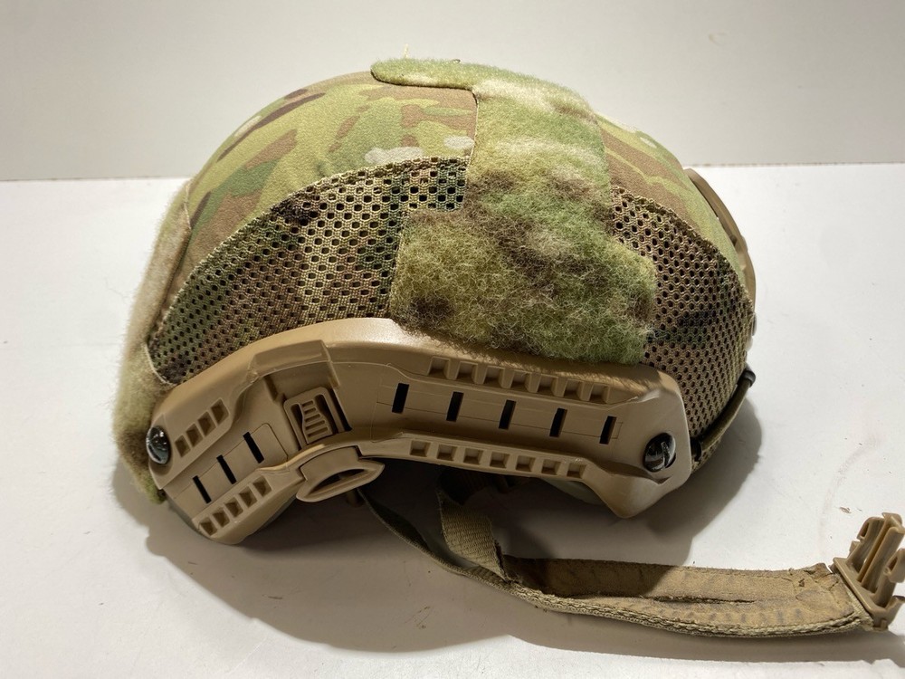 BALLISTIC COMBAT HELMET (P32008810)