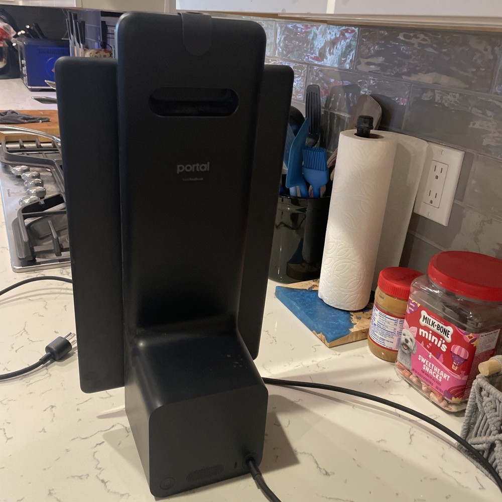 Facebook Portal Plus-Smart Video Calling 15.6" Touch Screen Display w/Alexa