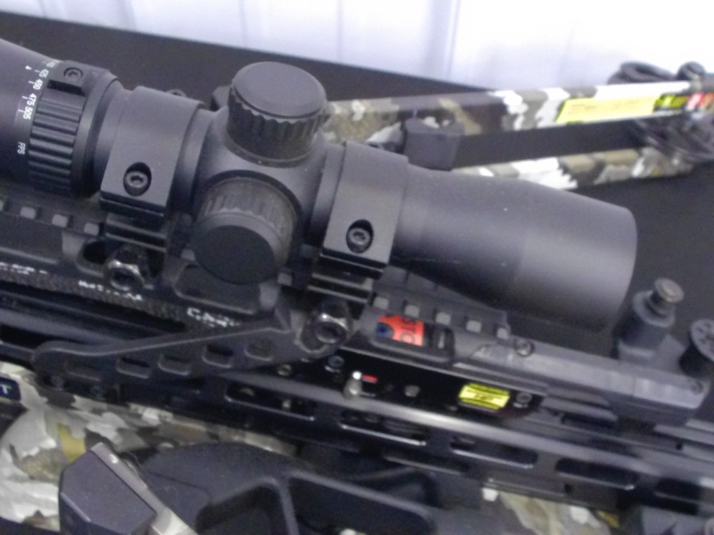 Tenpoint Siege 425 Crossbow ACUSLIDE W/100YD SCOPE- NWT - NEEDS STRING