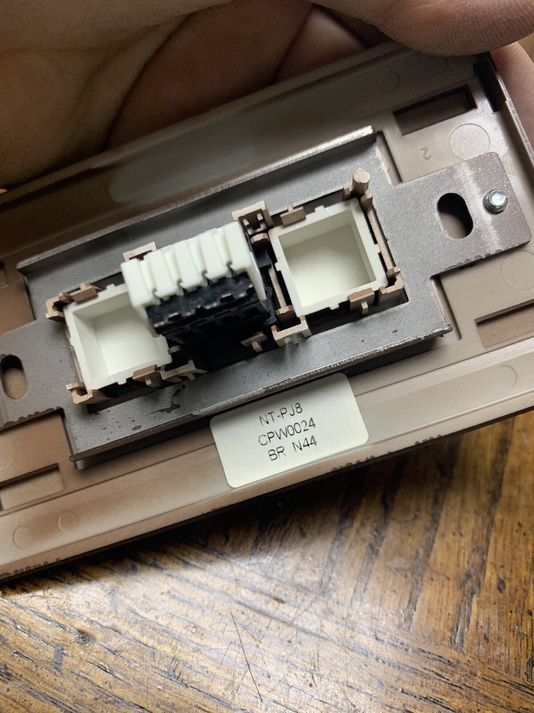 Lutron NT-PJ8-BR Telephone Jack