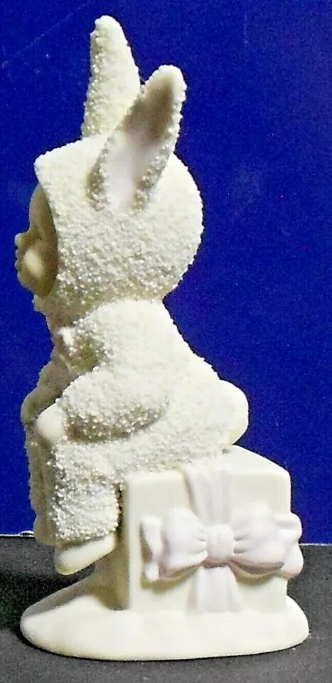 Snowbabies Figurine Sitting On Present Dep't 56