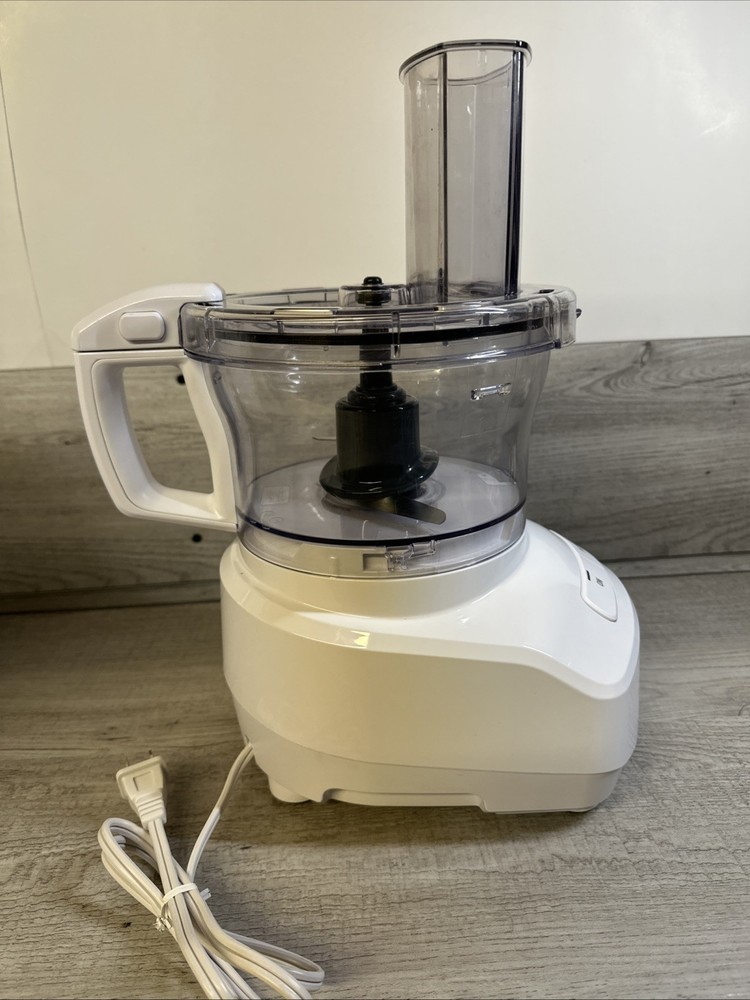Cuisinart FP-7 FR 7-Cup Food Processor, White Excellent Condition.