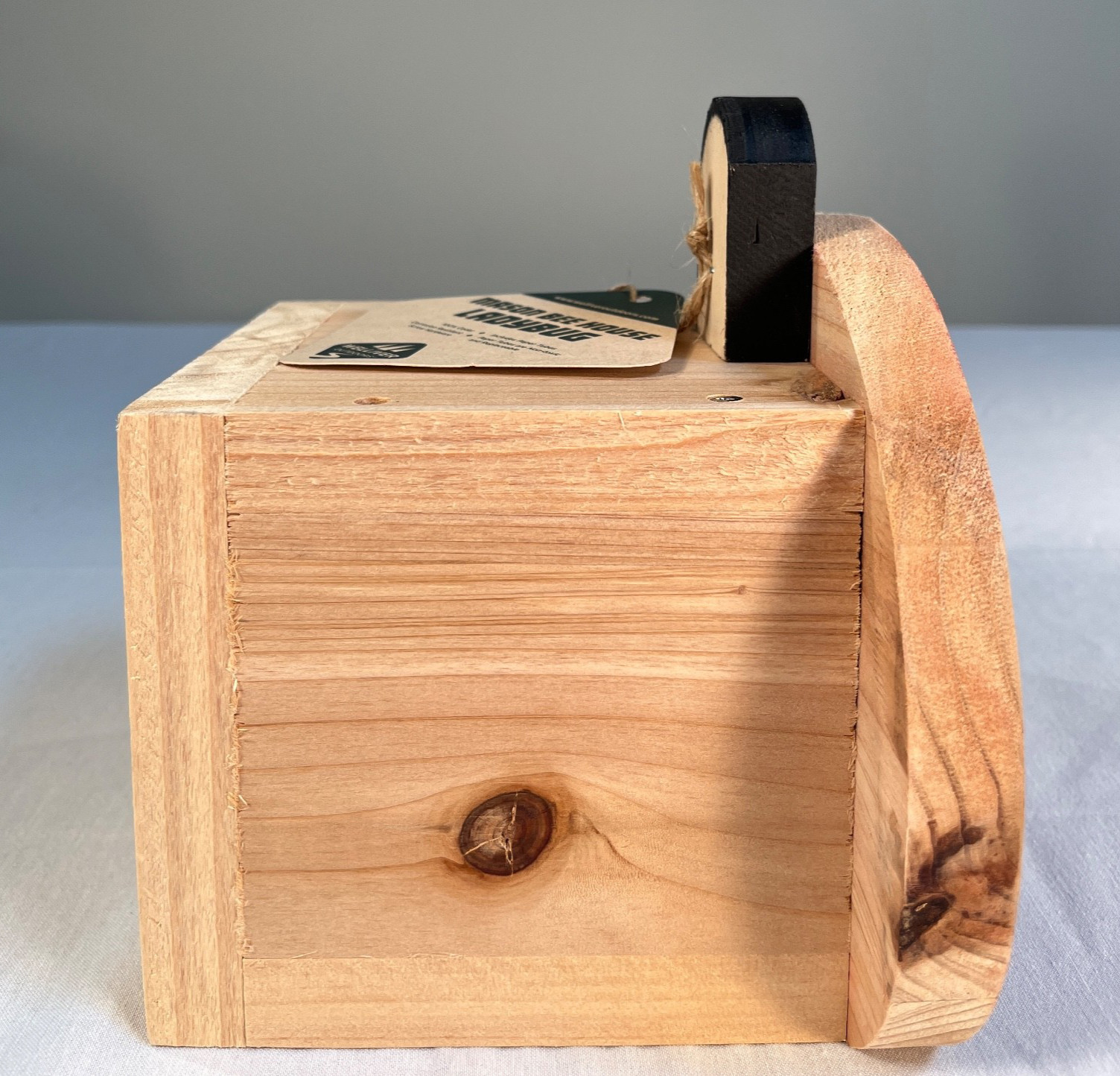 New Open Box Welliver Mason Bee House Ladybug Design, Cedar, Paper Tubes