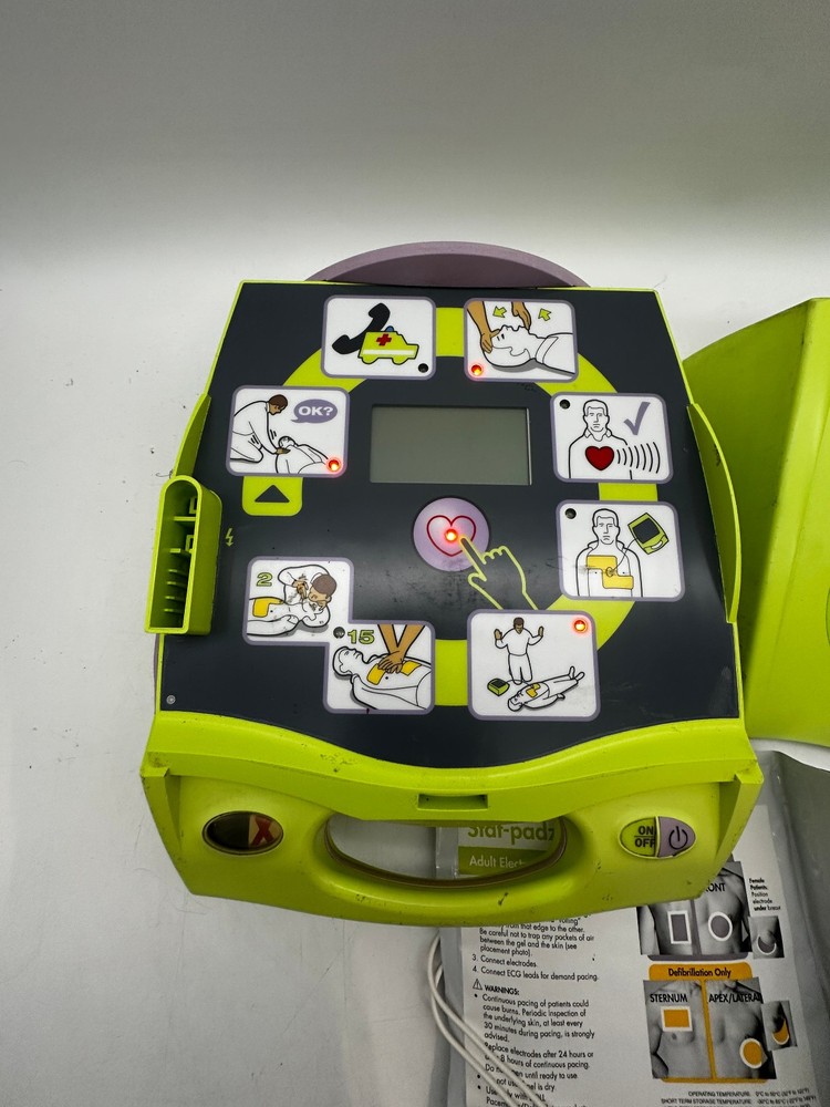 Zoll AED Plus Defibrillator with Pads