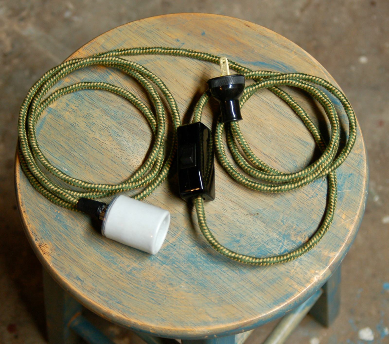 Inline Cord Switch - Leviton Rocker Style Feed Thru Switch, Lamp Wire Fans Light