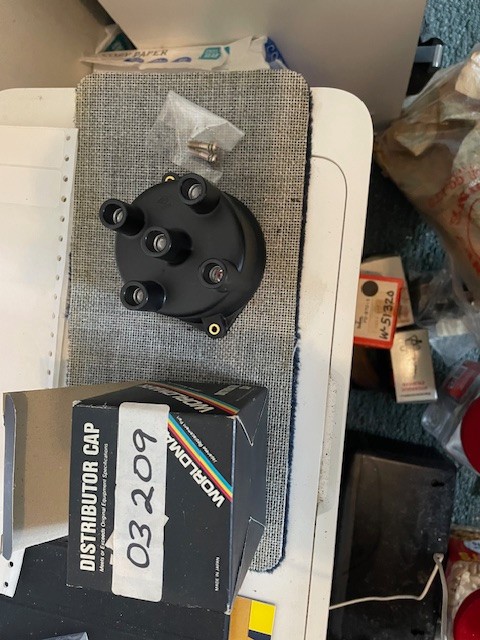 03 209 22162 AA040 Bosch Distributor Cap