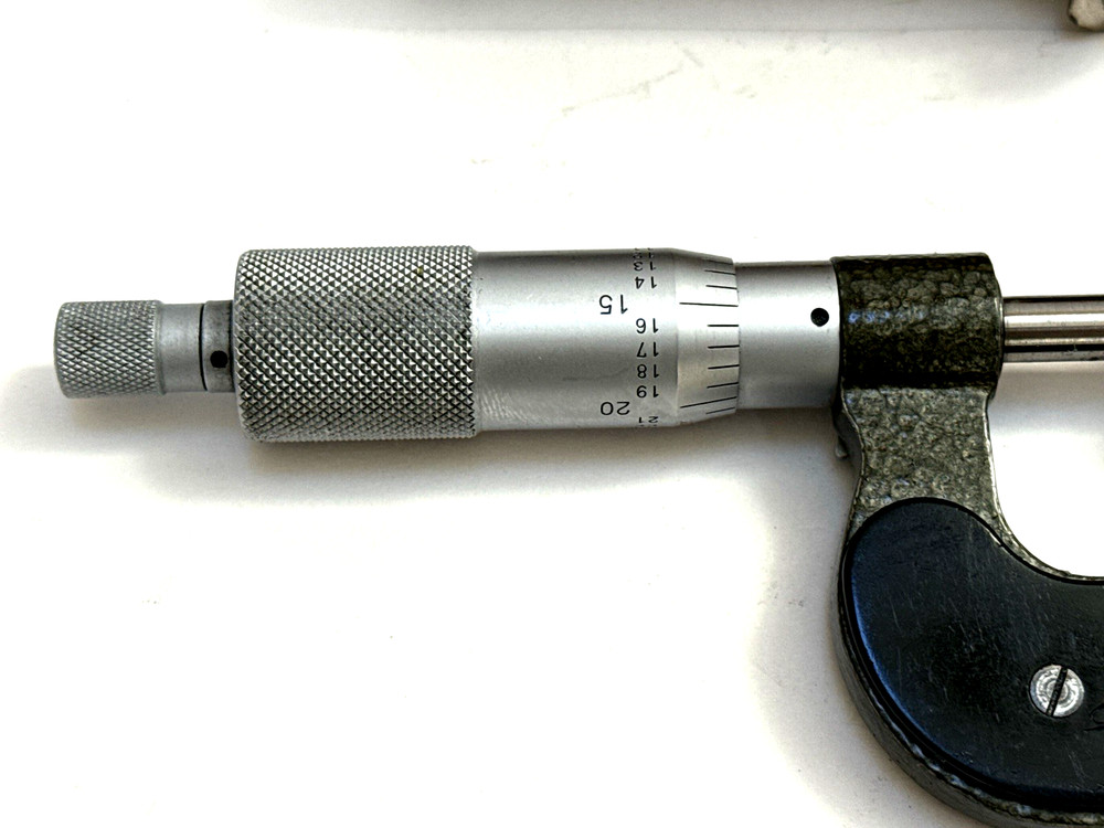 Mitutoyo - Disk Micrometer 123-125 0-1" .001"