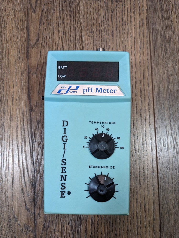 Cole-Parmer ~ Digisense Model No. 5986-00 pH Meter ~ With Case and Extras
