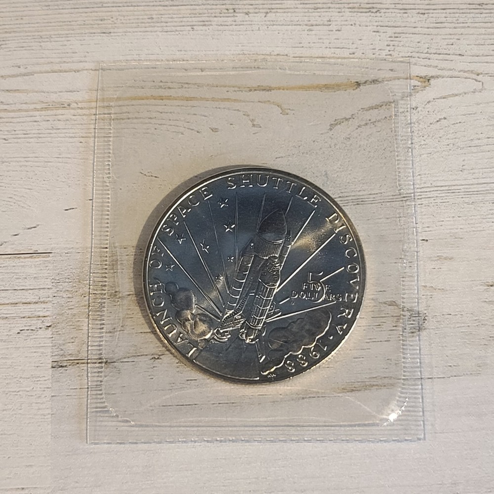 1988 Marshall Islands $5 Coin  Space Shuttle