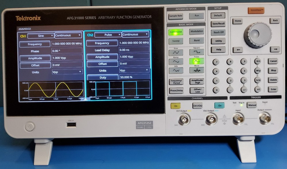 Tektronix AFG31252 1uHz-250MHz 2Ch Arbitrary Function Generator PRISTINE