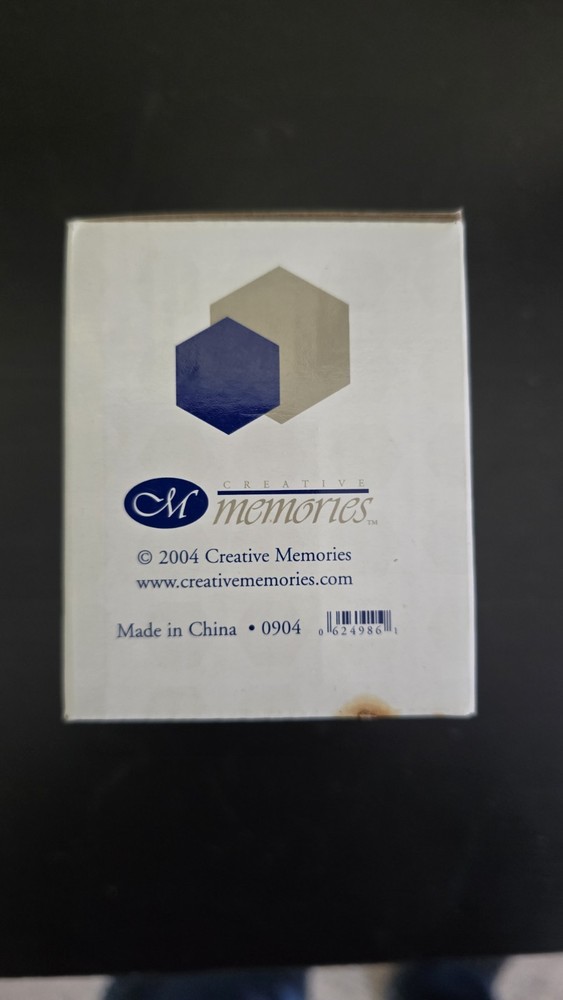 The Creative Memories Collection - Mini Hexagon Maker- Scrapbooking