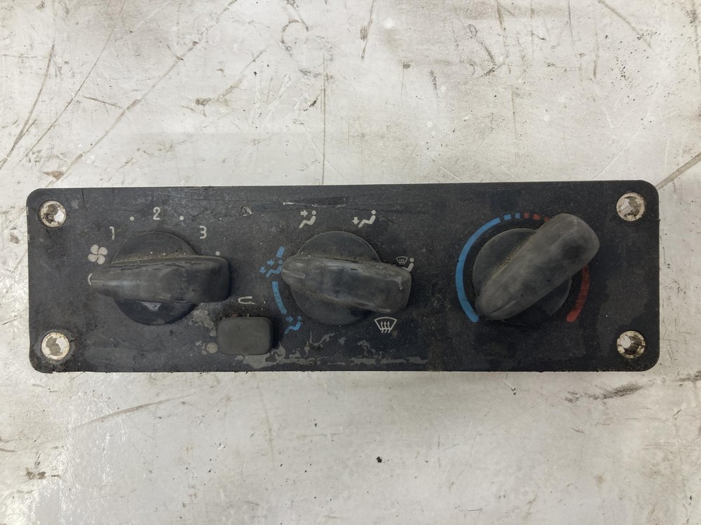 Freightliner M2 106 Heater A/C Temperature Controls - Used