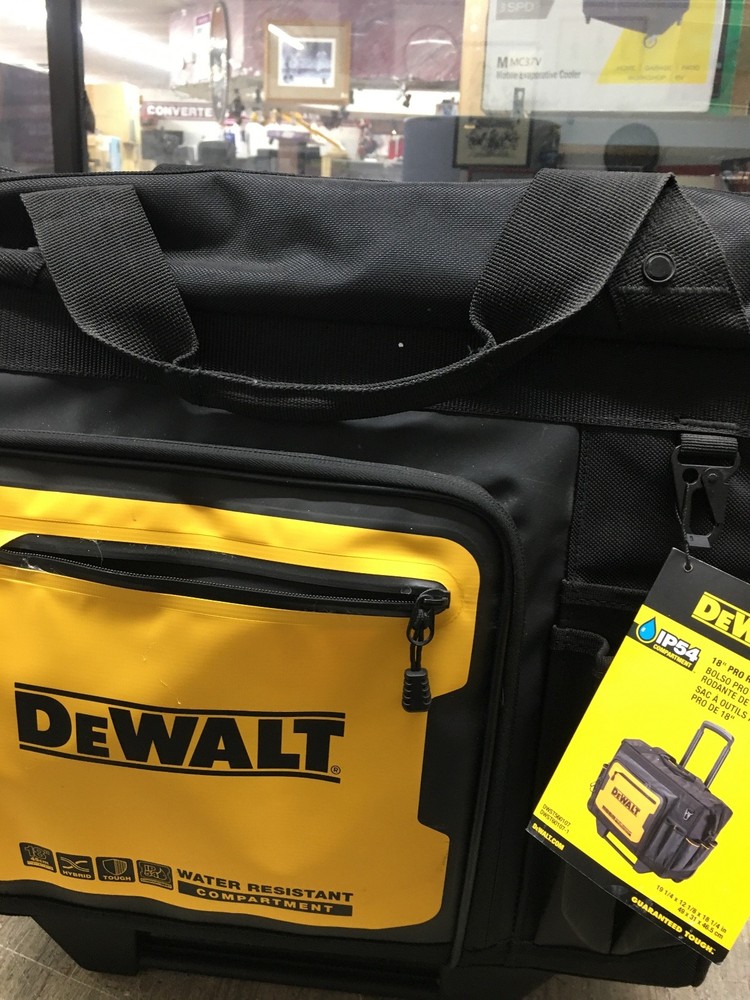 DEWALT DWST560107 18" Rolling Tool Bag barely used nice