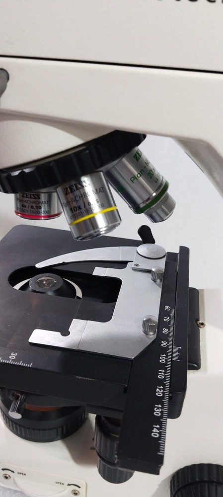 Carl Zeiss Primo Star Microscope with Objectives