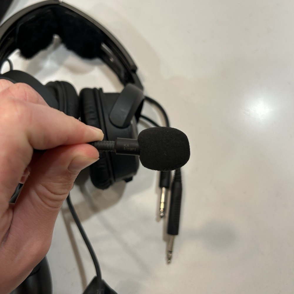 Bose A20 Aviation Headset with Bluetooth & Dual Plug Cable Black
