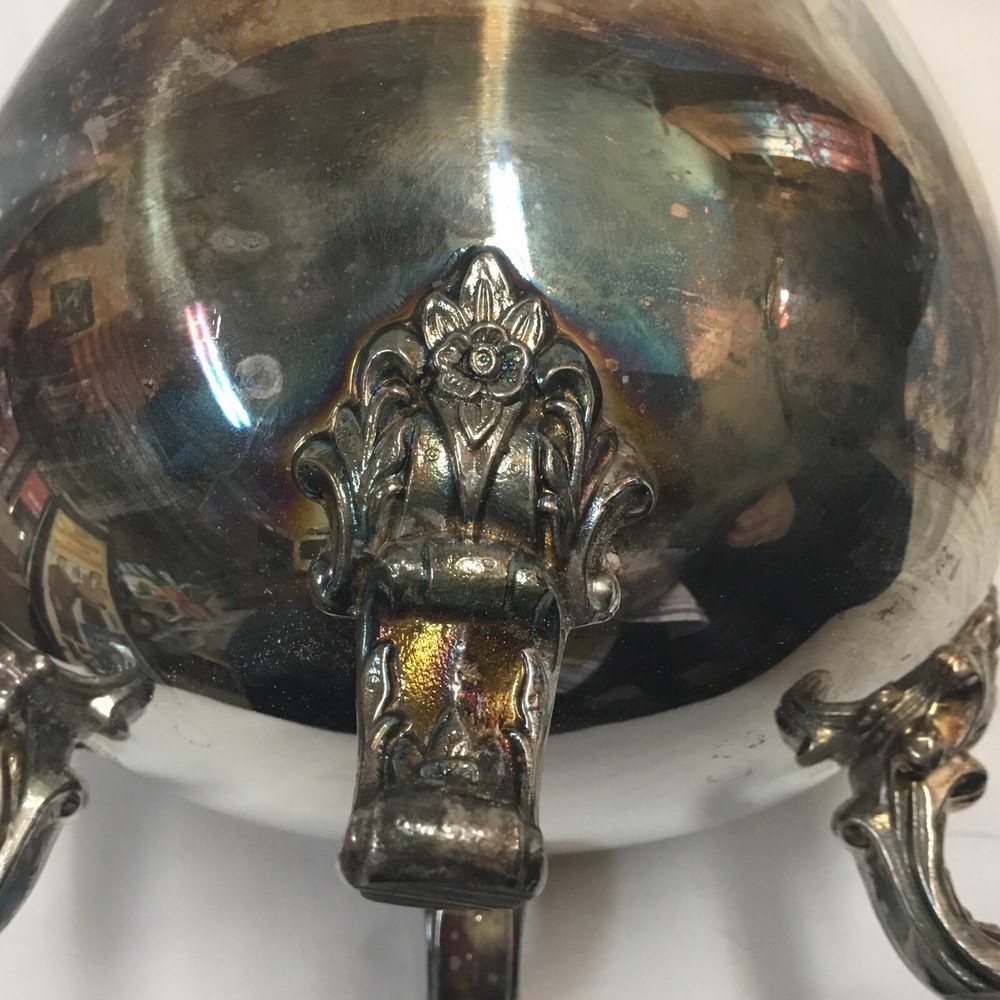 VINTAGE ONEIDA SILVER PLATED WATER PITCHER WITH ICE CATCHER