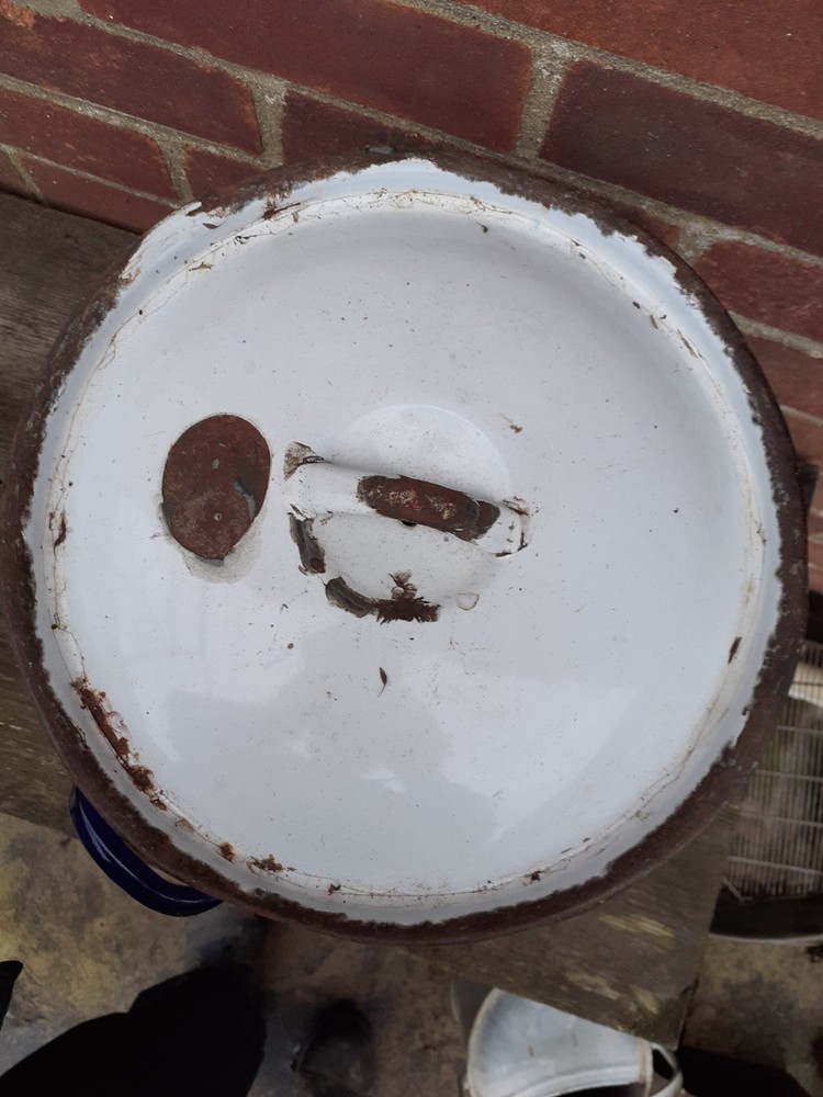 ENAMEL FLOUR BIN, DISTRESSED / PLANTER